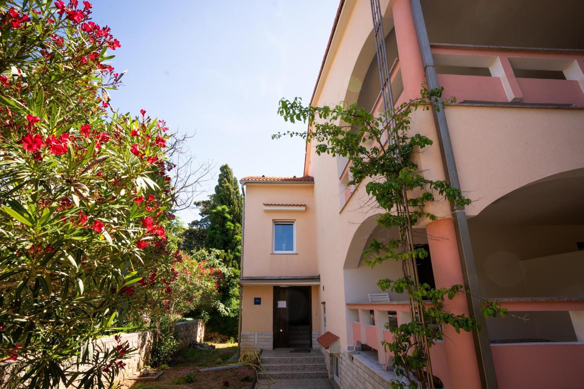 Villa Barbara Oasis Central Suite With Terrace Novalja Eksteriør bilde